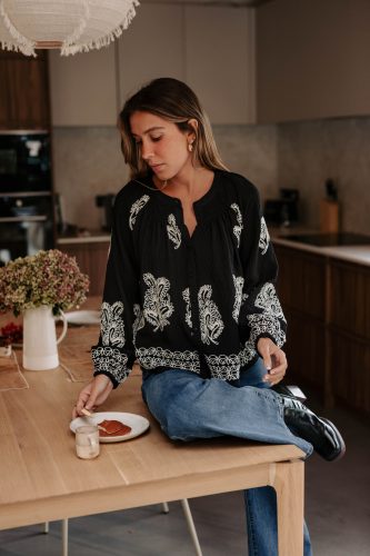 Blouse Nyssa noire Sahoma brodée
