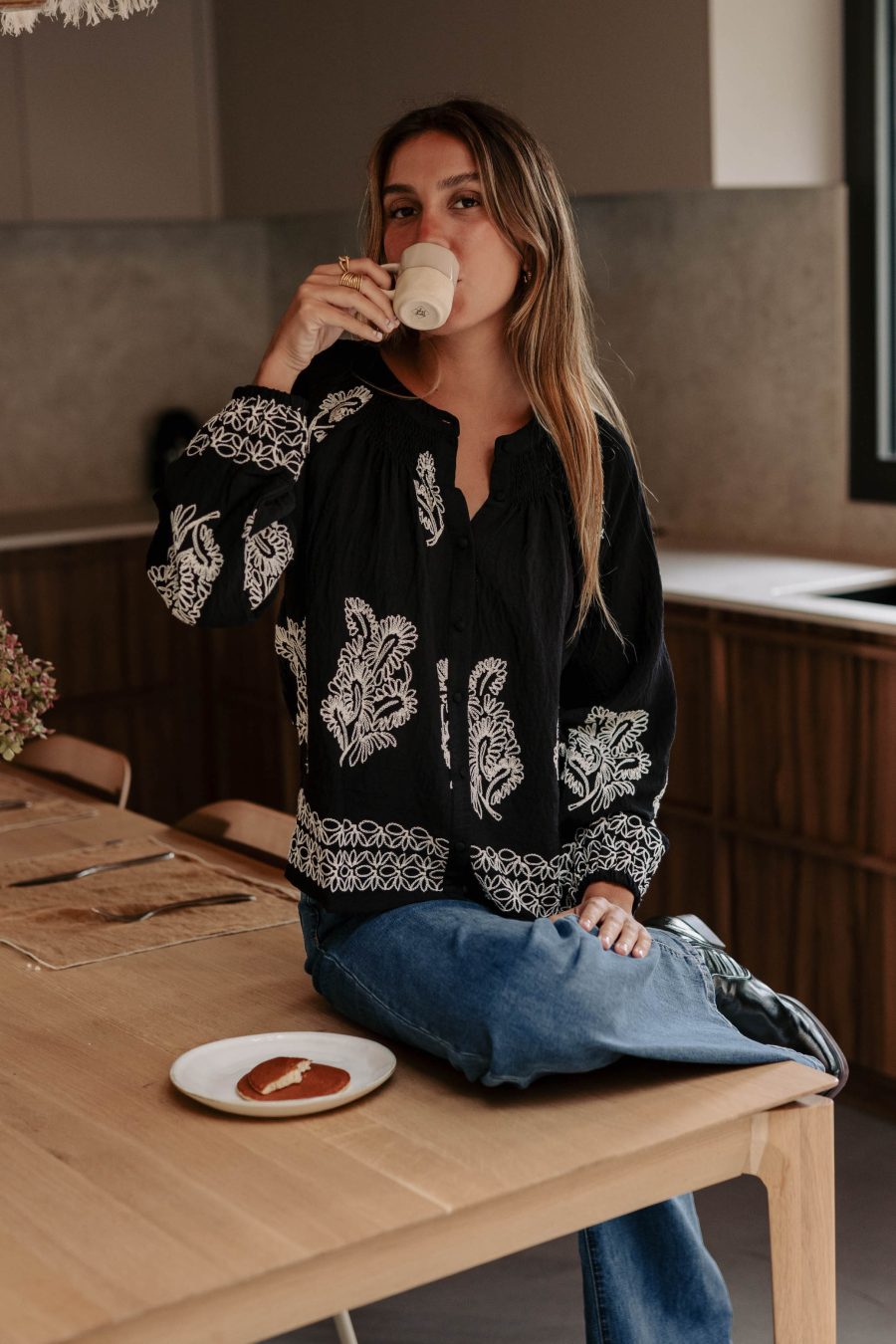 Blouse Nyssa noire Sahoma brodée