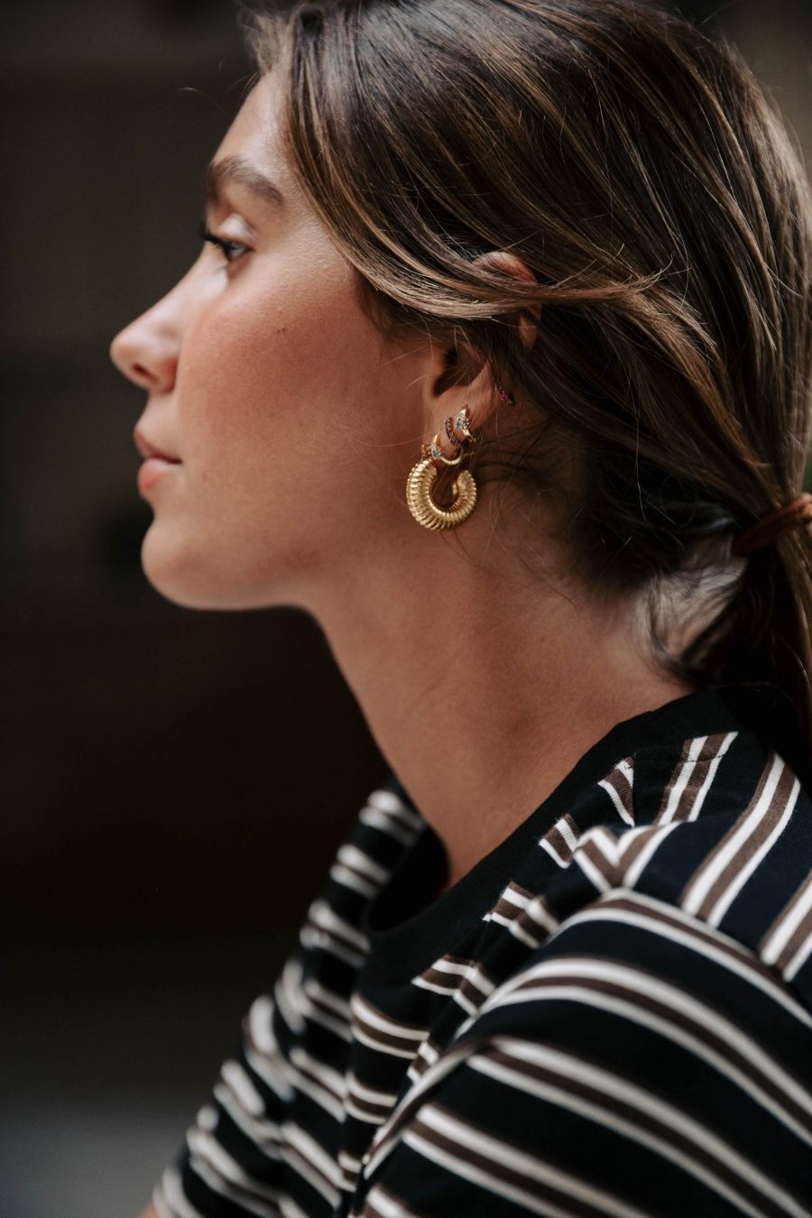 Boucles d’oreilles Néora dorées Sahoma, forme ronde striée