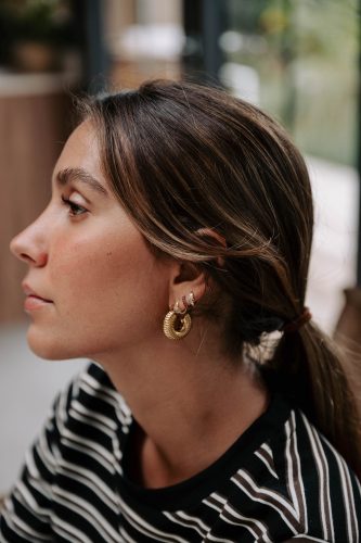 Boucles d’oreilles Néora dorées Sahoma, forme ronde striée