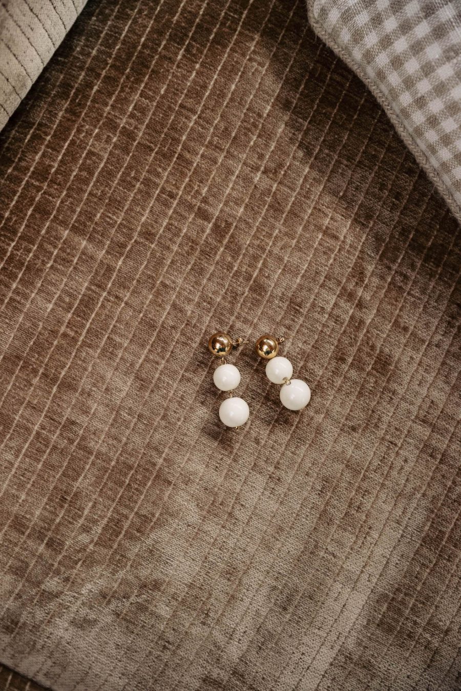 Boucles d’oreilles Noréa blanches Sahoma, forme triple perles rondes
