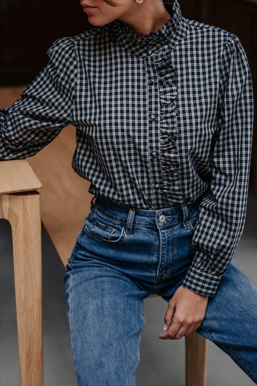 Chemise Noléane bleue à carreaux Sahoma avec détail jabot