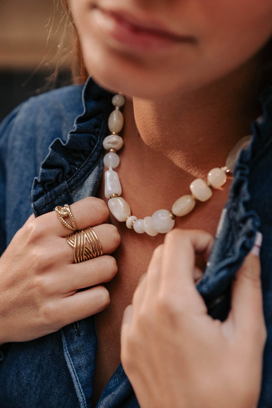Collier Aniss blanc crème Sahoma pierres effet nacré et marbré