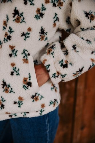 Gilet Lazlo écru imprimé fleuri Sahoma en sherpa oversize
