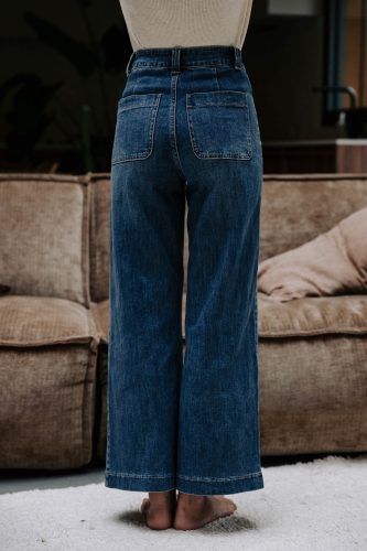 Jean Nérian bleu foncé Sahoma taille haute, poches plaquées et bouton bijou