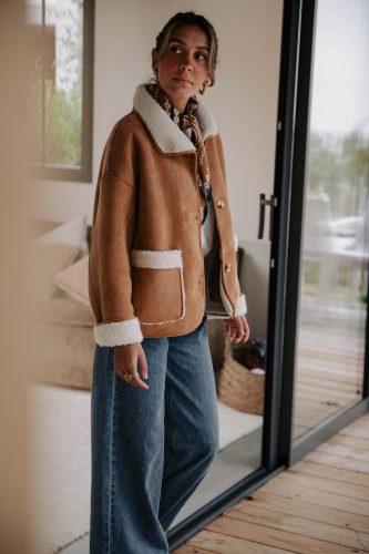 Manteau Néolia réversible camel et écru Sahoma effet peau de mouton