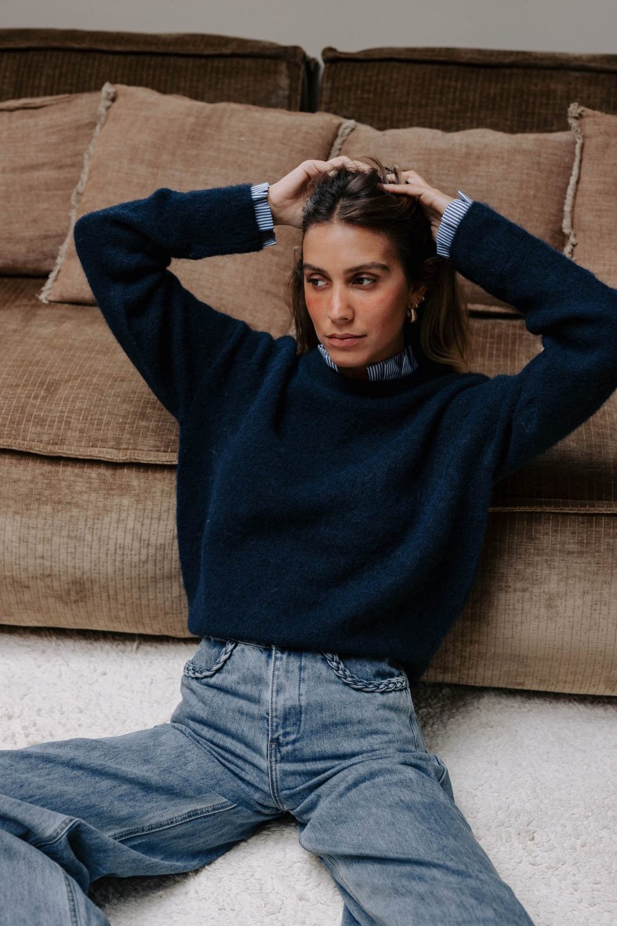 Pull Isénio bleu marine Sahoma col et manchettes effet chemise rayée