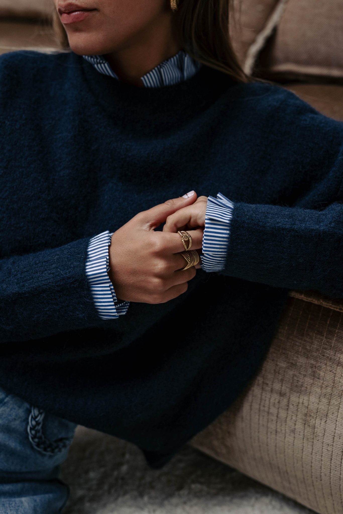 Pull Isénio bleu marine Sahoma col et manchettes effet chemise rayée