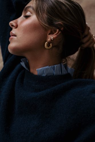 Pull Isénio bleu marine Sahoma col et manchettes effet chemise rayée