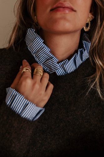 Pull Isénio marron Sahoma col et manchettes effet chemise rayée
