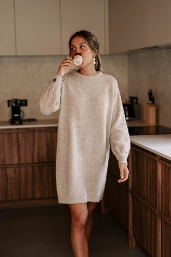 Robe pull Aéris beige Sahoma avec manches longues et maille chaude