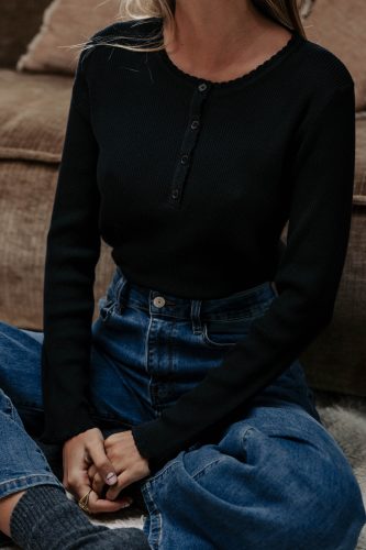 Top Miloé noir Sahoma en maille douce et coupe ajustée