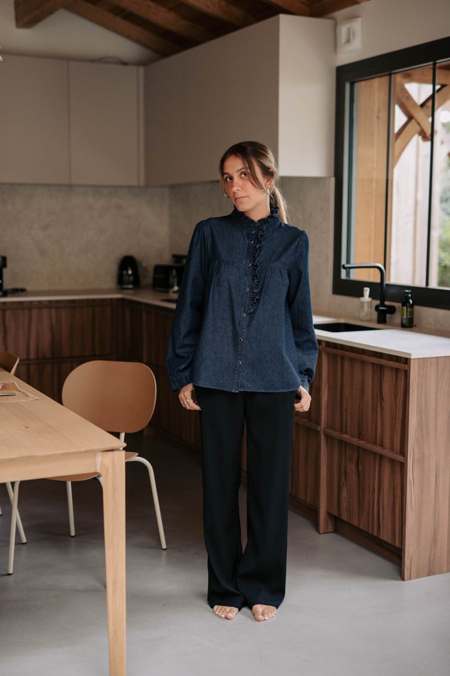 Chemise Gaelle bleu jean Sahoma fluide à col volants