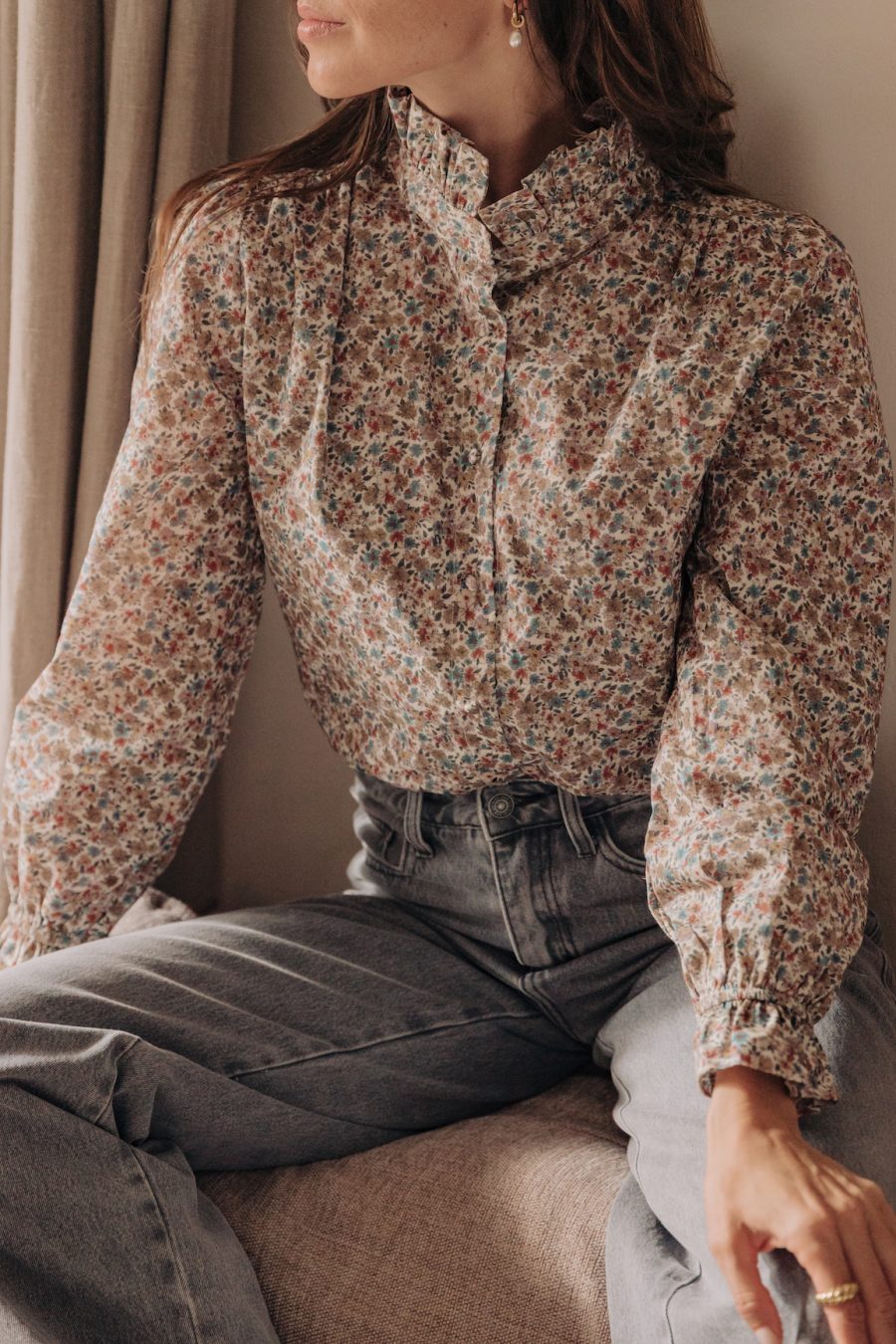 Chemise Anélia Sahoma motif liberty col montant à volants