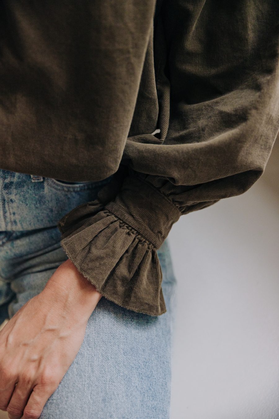 Chemise Bérenice Sahoma vert kaki en velours côtelé