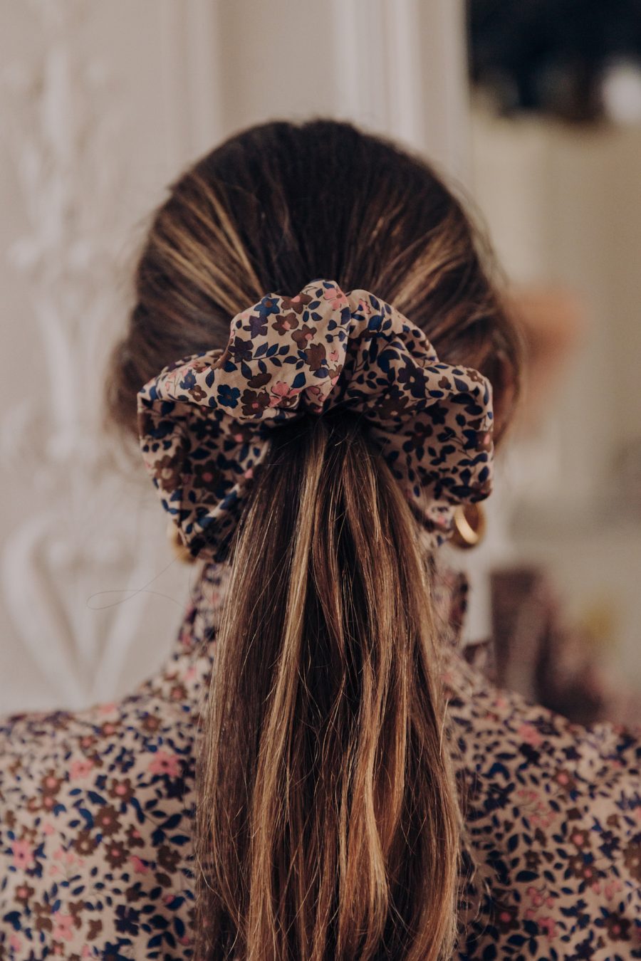 Chouchou Sybille sahoma pour cheveux imprimé fleuri en tissu