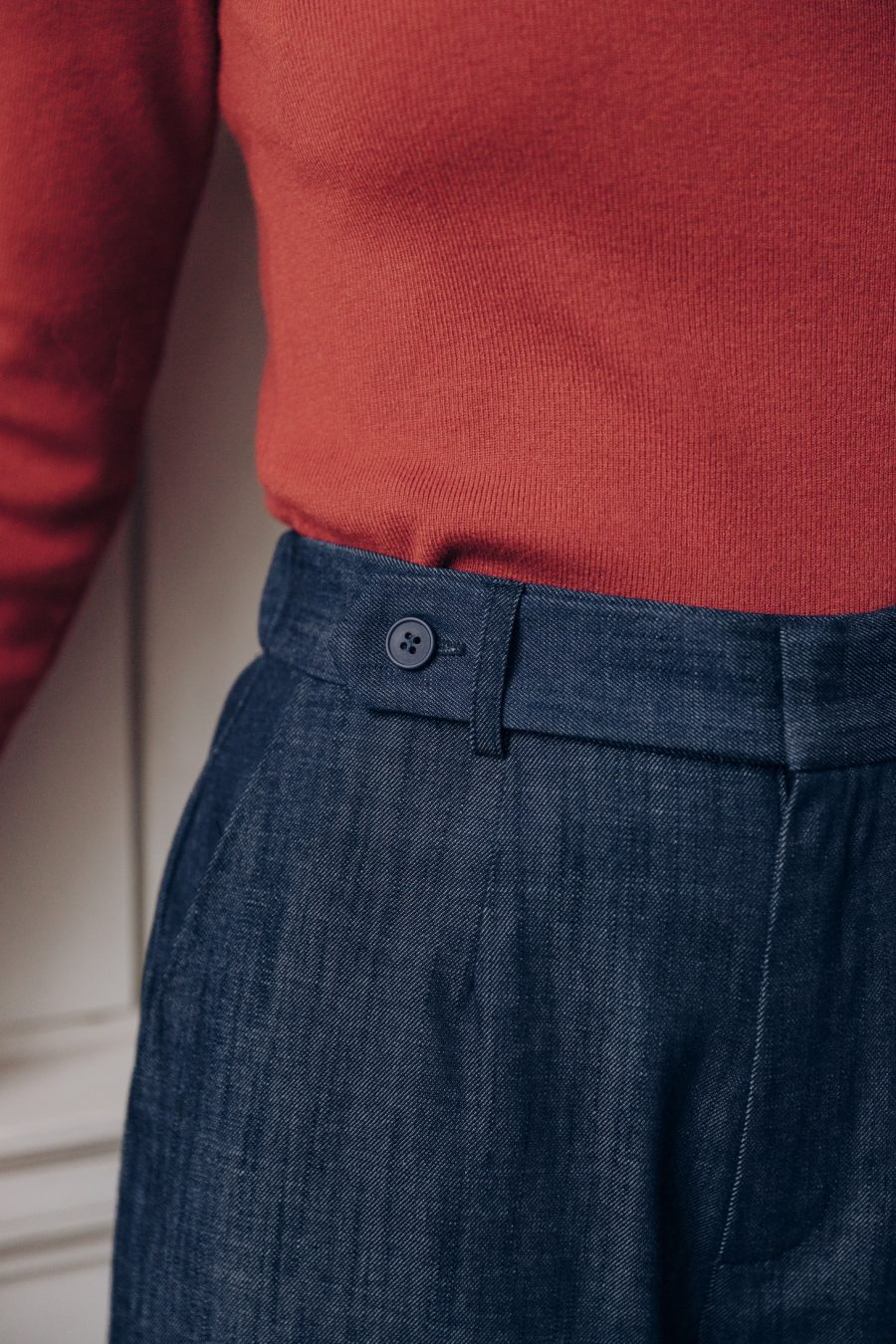 Pantalon Rian, souple et large en denim bleu foncé