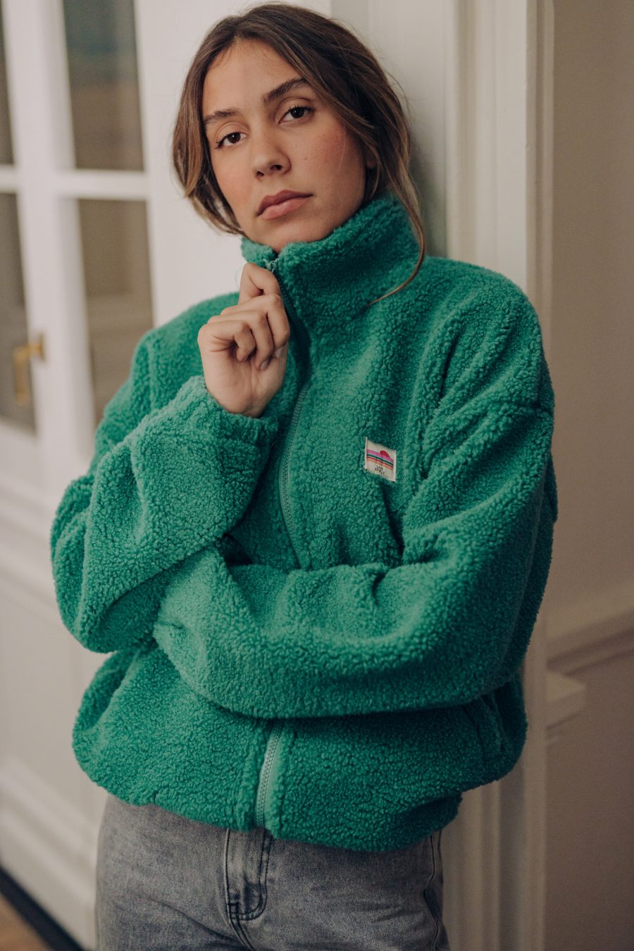 Veste polaire Anea Sahoma en sherpa vert uni, fermeture sur le devant à zip
