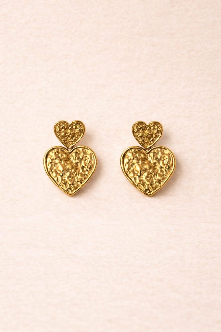 Boucles d'oreilles Oria Sahoma forme coeur martelé