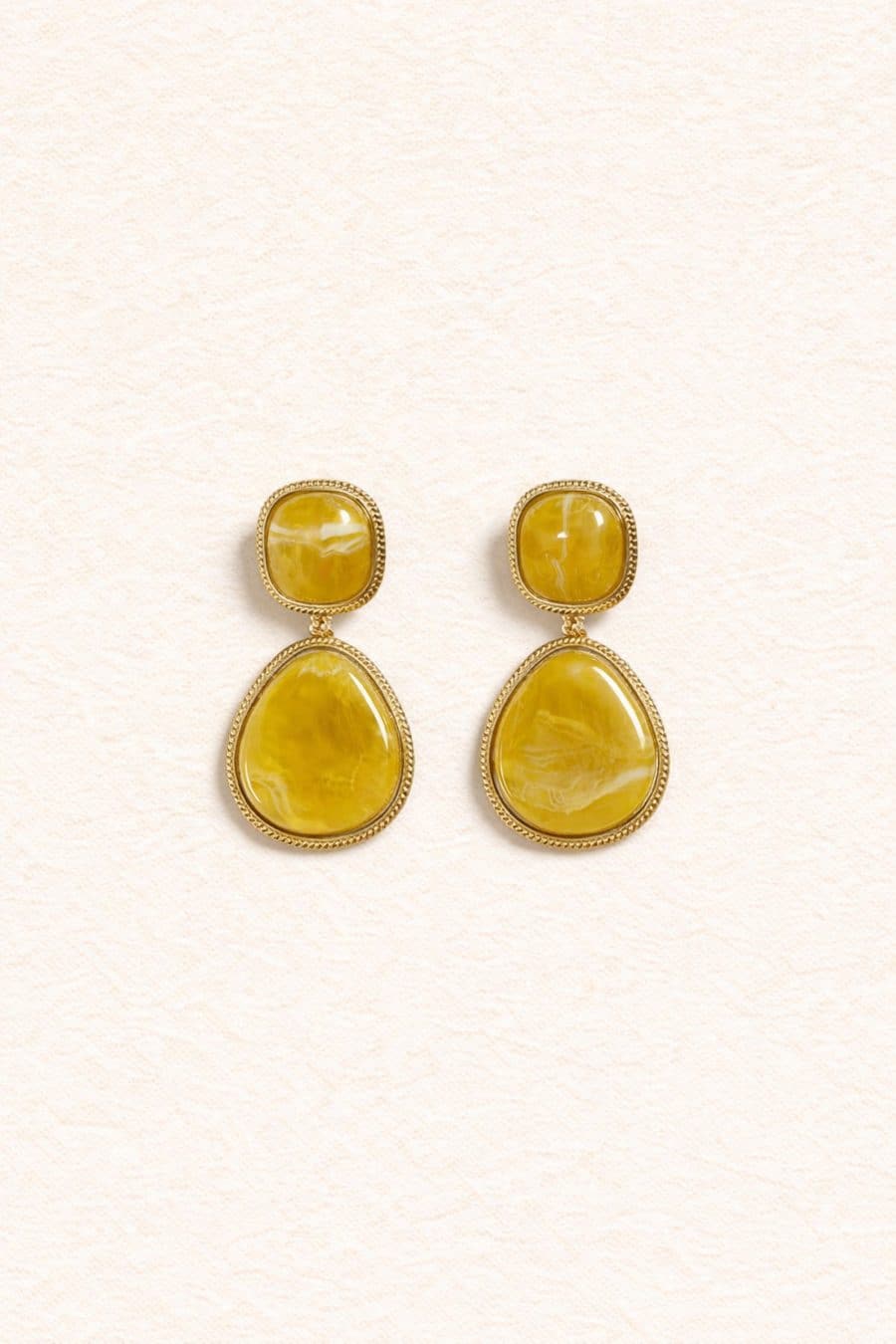 Boucles d’oreilles Solène Sahoma dorées avec pierre effet marbré jaune, pendantes en acier inoxydable