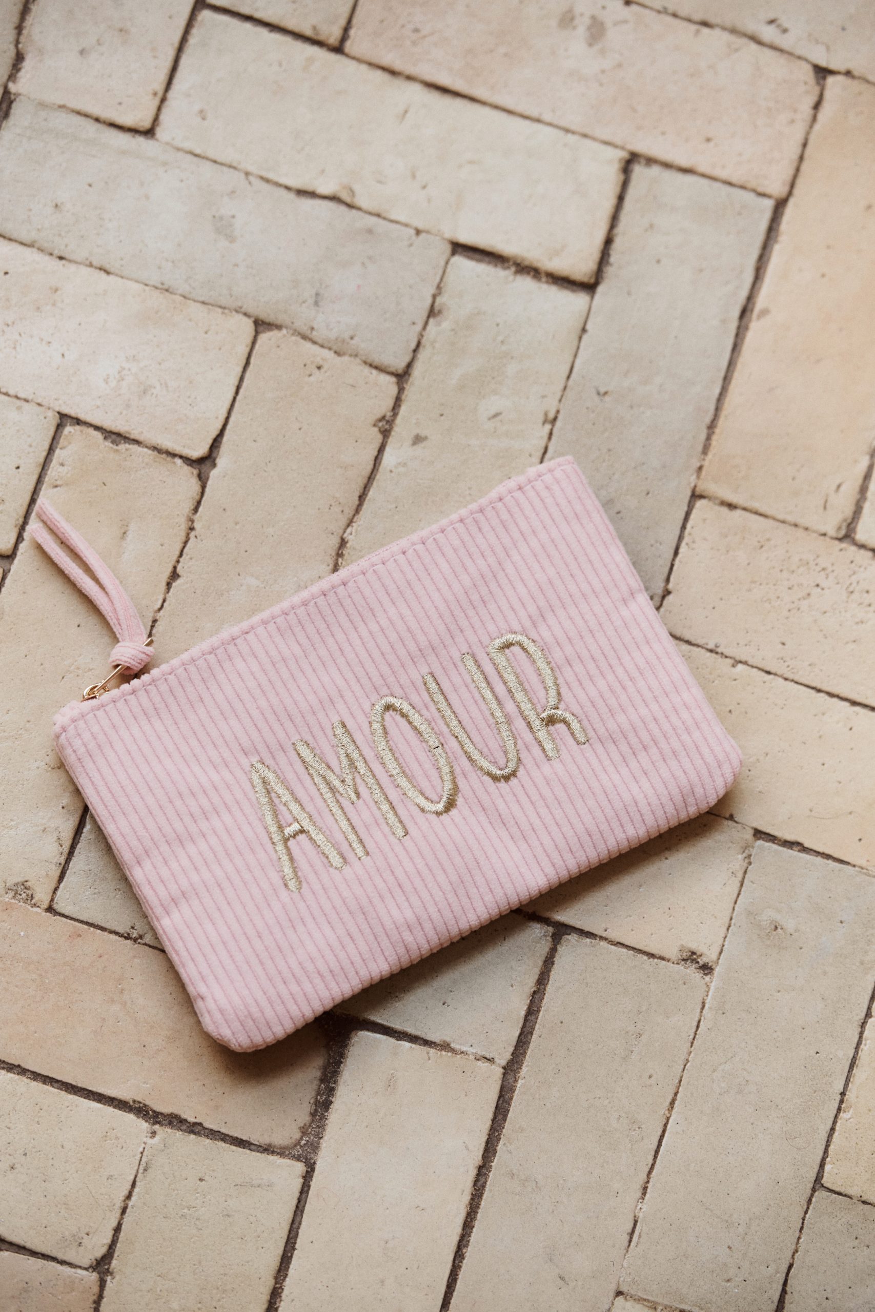 Pochette Amour Sahoma en velours côtelé rose