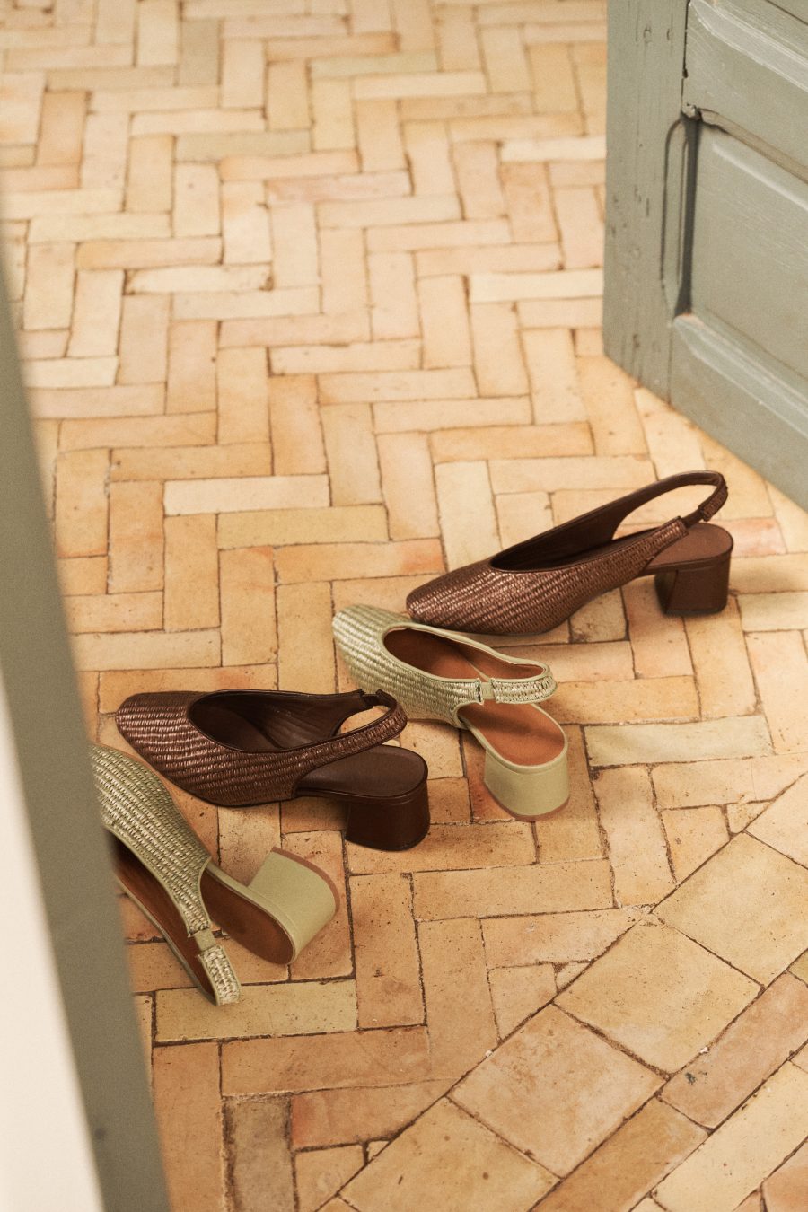 Escarpins sling back Zéliane Sahoma marrons en raphia