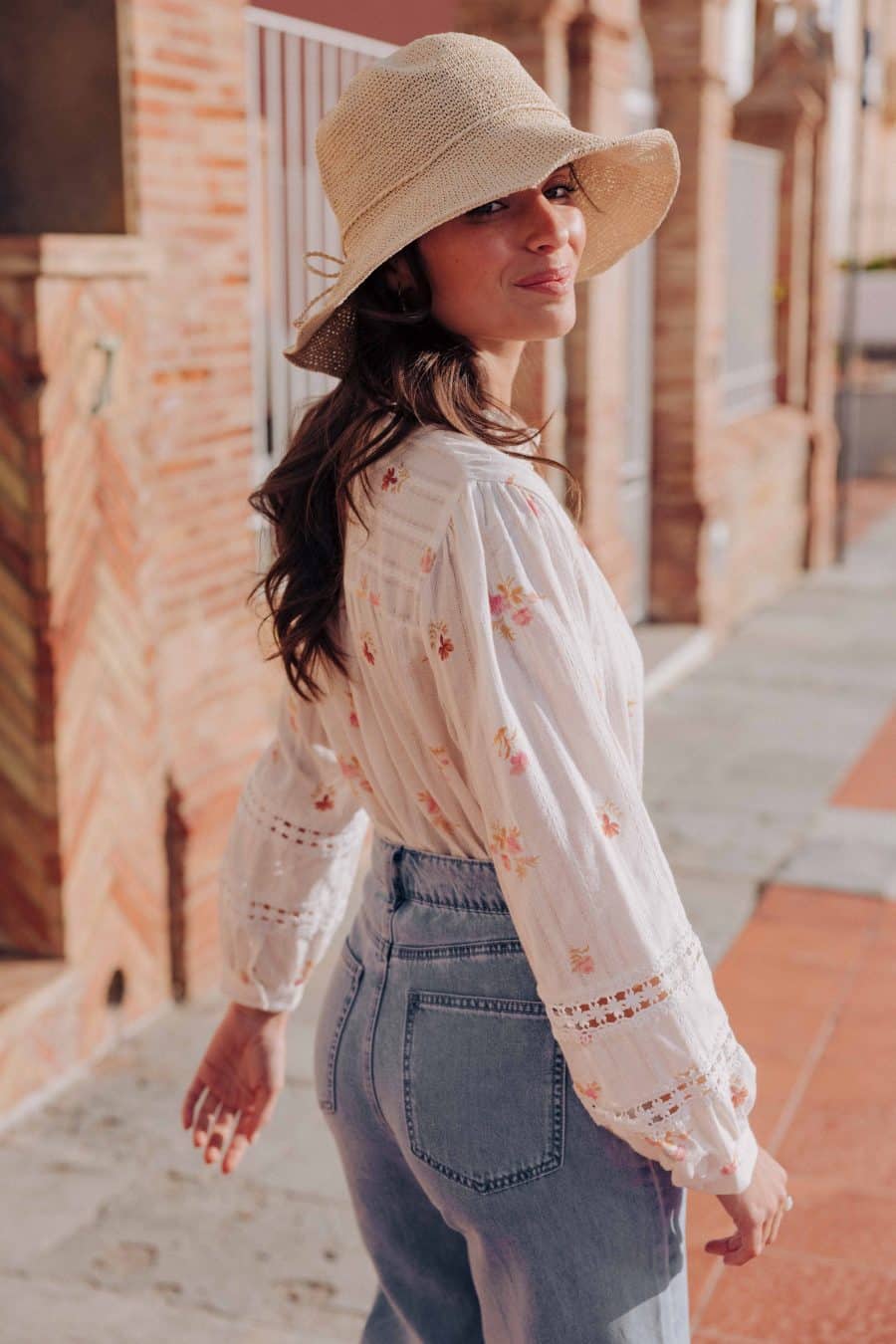 Blouse femme Armonye Sahoma, coupe légère, imprimé fleuri rose orangé, manches longues et col rond