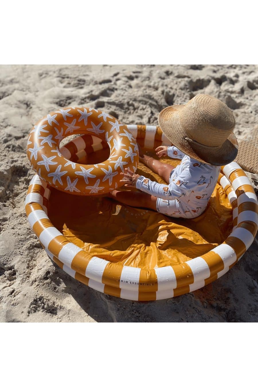 Piscine enfant léopard beige Swim Essentials enfants qui jouent dans l’eau piscine gonflable jardin été