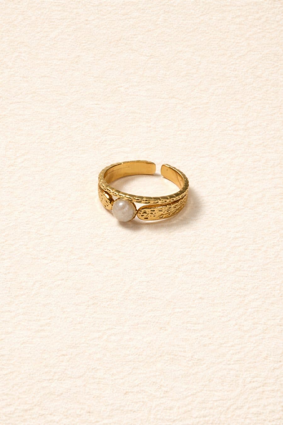 Bague Sahoma Nelly dorée, deux anneaux sertie d'une pierre blanche