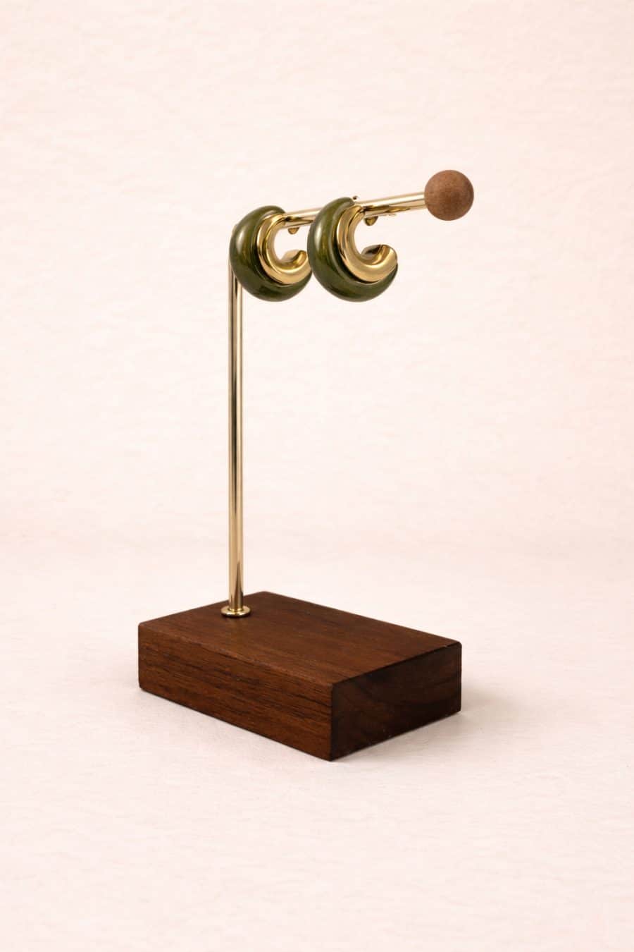 Boucles d’oreilles créoles Jade vertes et dorées effet résine Sahoma