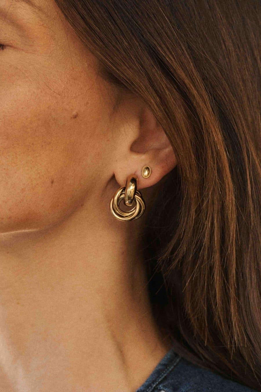 Boucles d'oreilles Manon Sahoma noeud tiges dorées rondes entrelacées