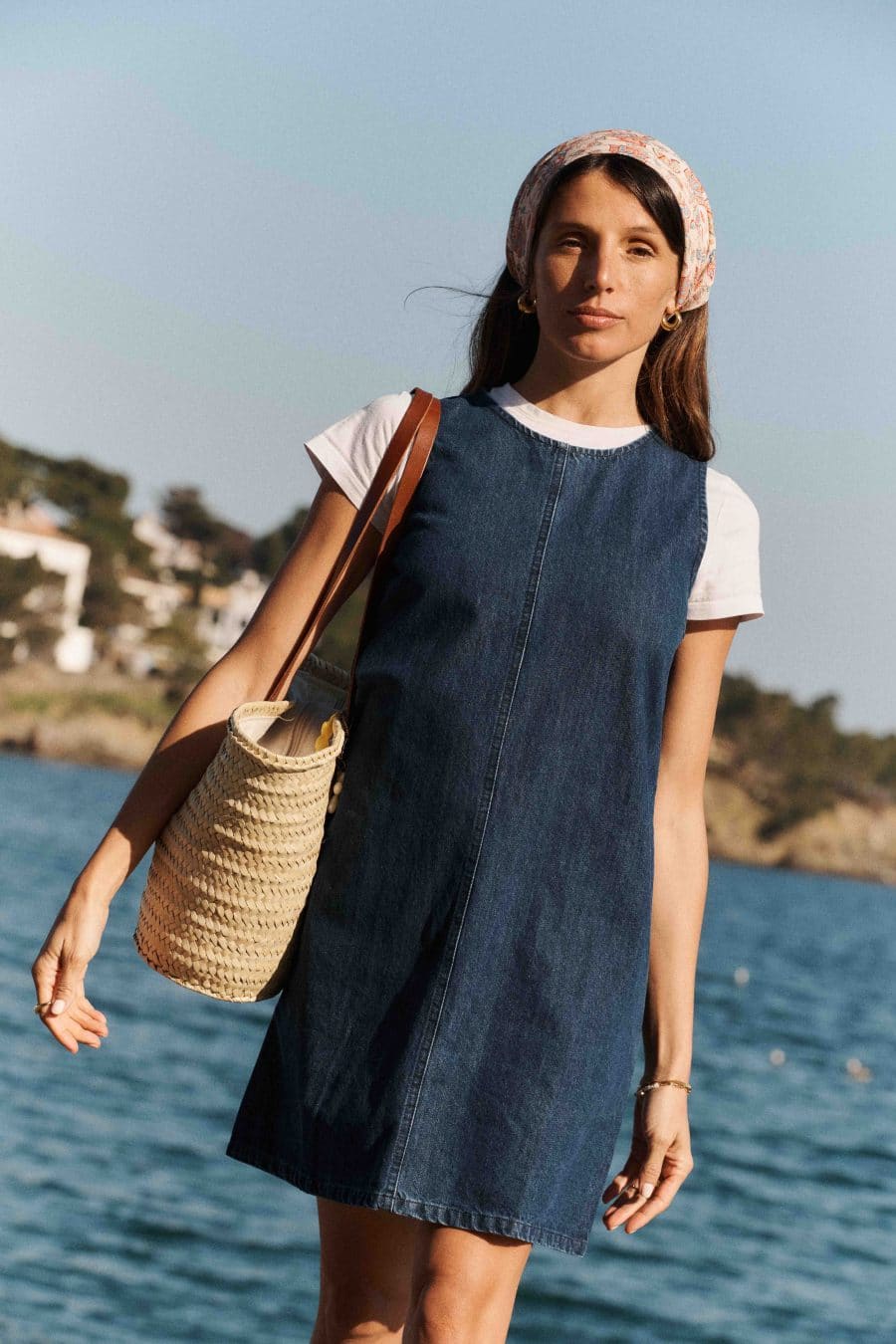 Robe Sahoma Sia chasuble en jean bleu brut - coupe courte et droite