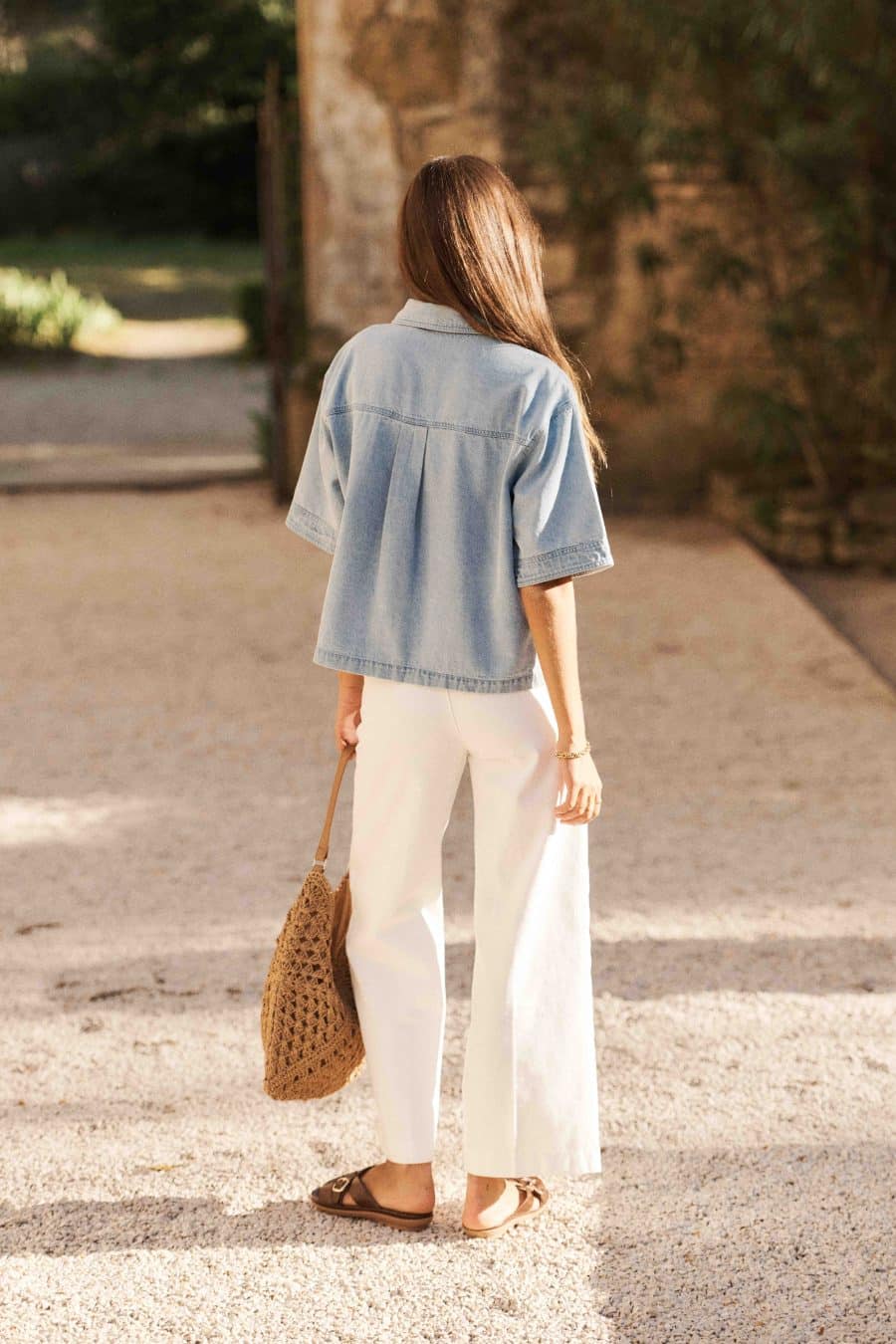 Blouse femme en jean 100% coton bleu jean clair - col chemise - manches courtes - coupe ample casual chic