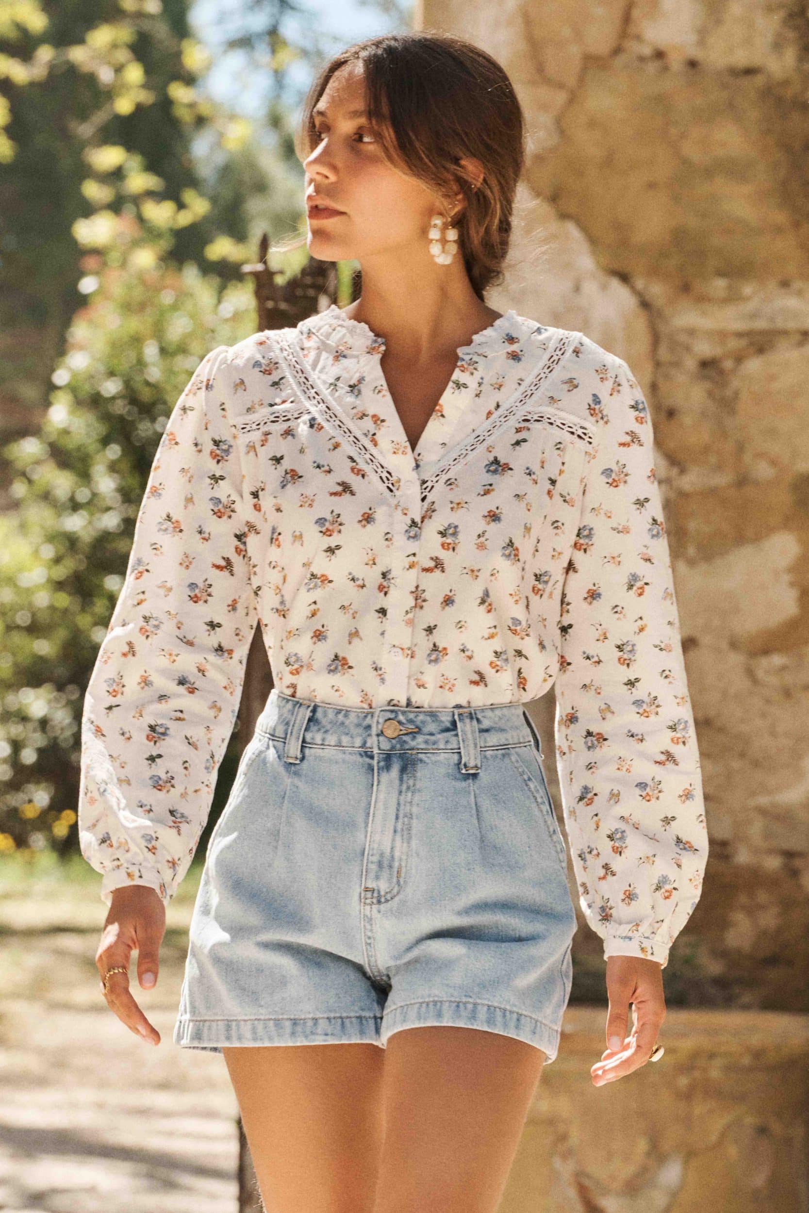 blouse-lea-blanche-sahoma-00003 Chemise femme fluide imprimé fleuri blanc crème - Chic et légère