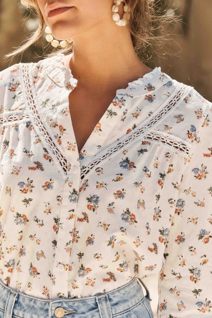 Chemise femme fluide imprimé fleuri blanc crème - Chic et légère