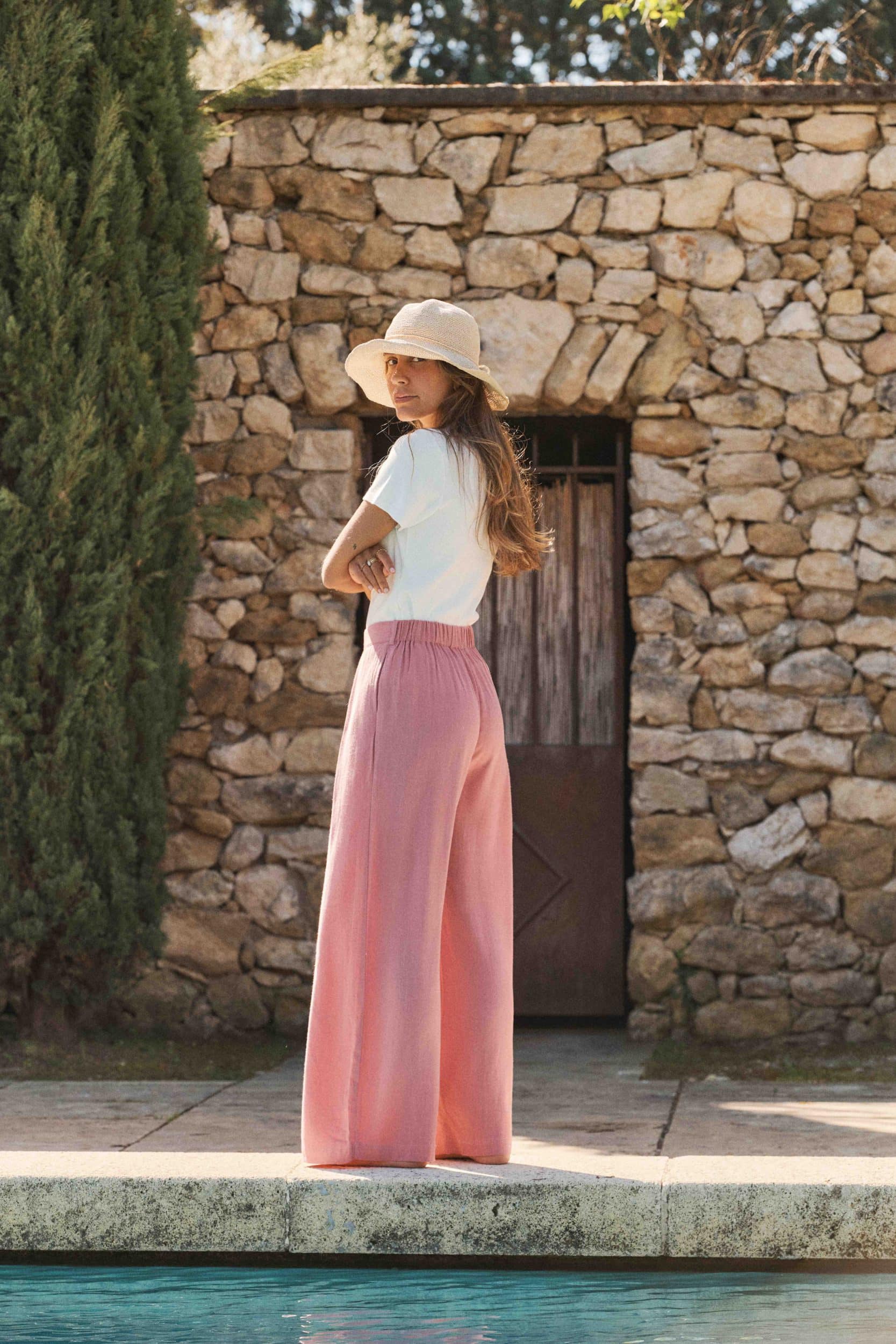 pantalon-gianni-rose-sahoma-00002 Pantalon à pinces Gianni Sahoma droit rose, coupe d'été légère et fluide