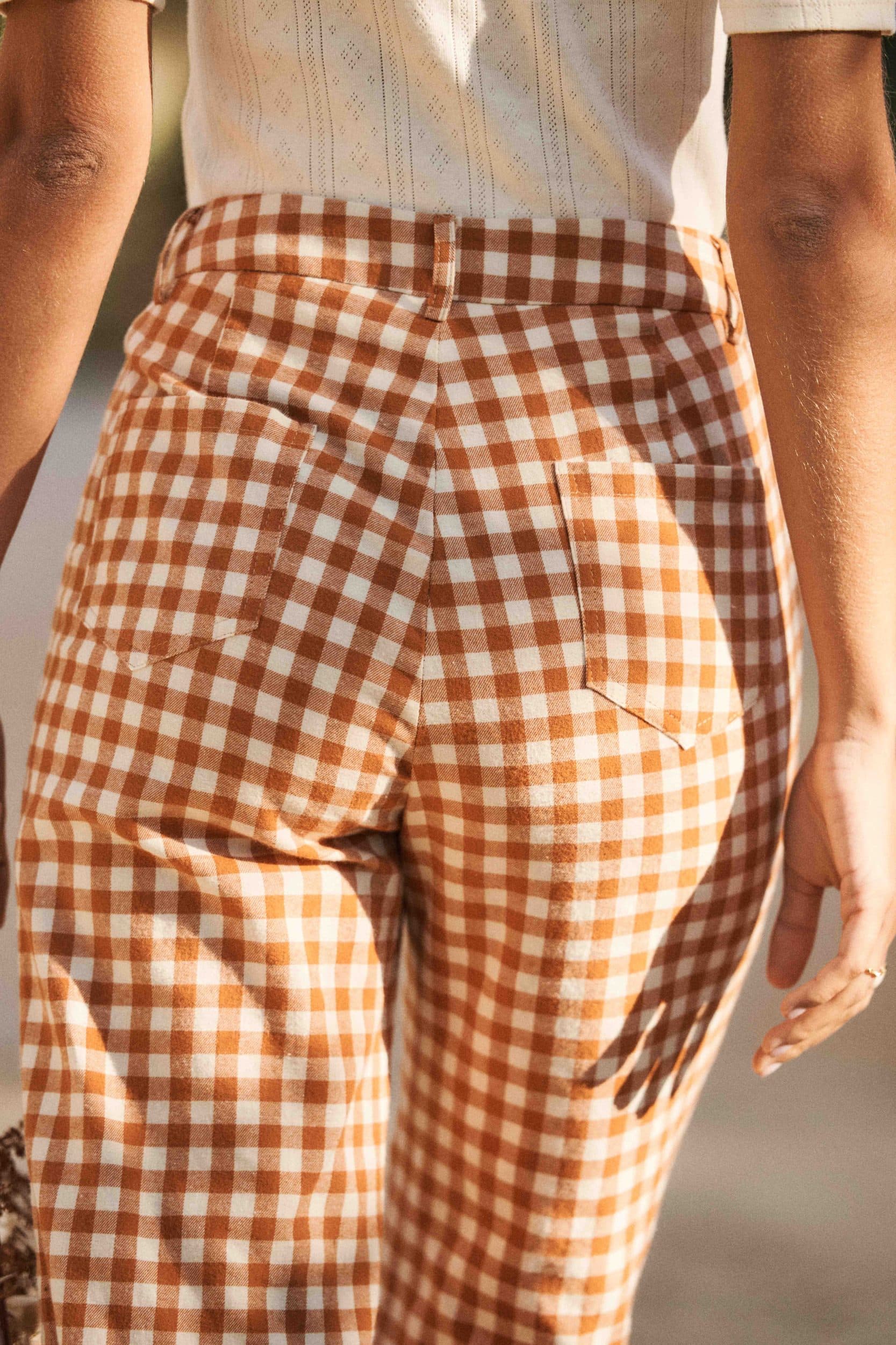 Pantalon femme 7/8 droit vichy terracotta et écru