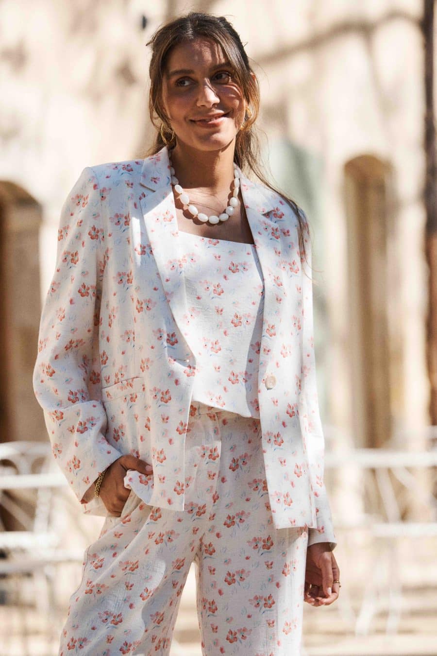 Veste blazer Leonis Sahoma blanche à l'imprimé fleuri