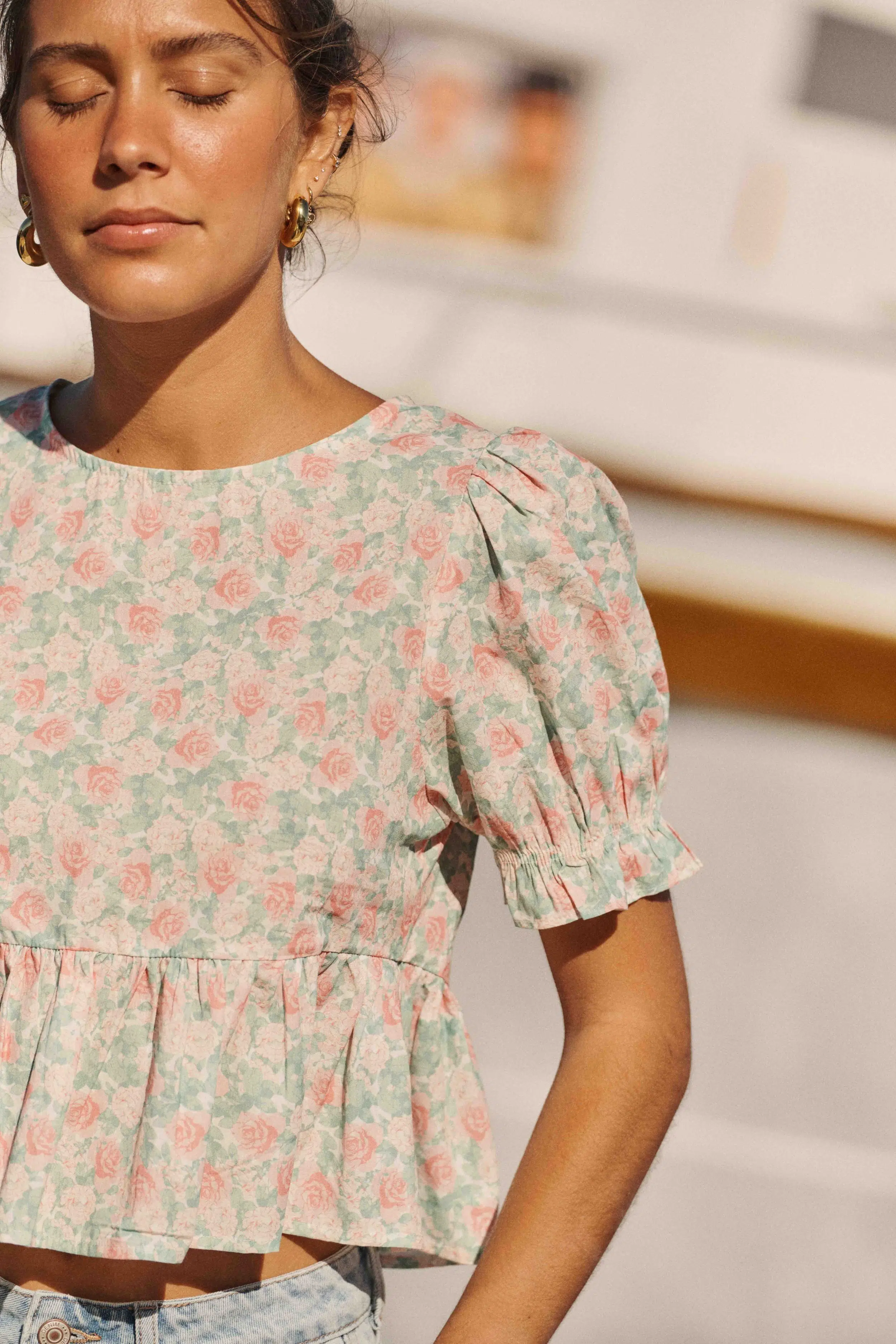 blouse-jasmine-fleuri-sahoma-00005 Blouse manches courtes bouffantes - imprimé fleuri rose et vert