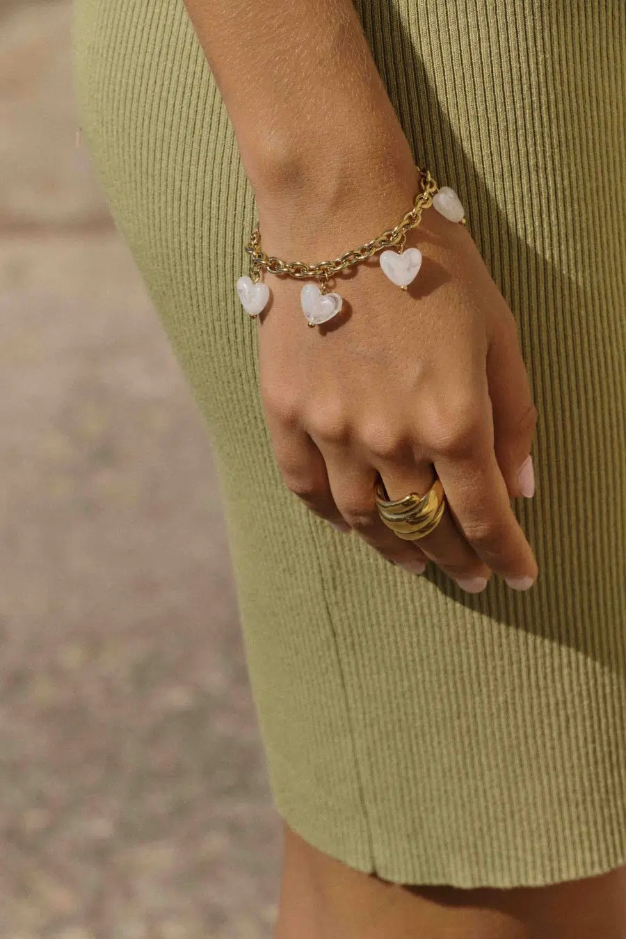 Bracelet pour femme à maillons chunky et charms en forme de coeur blanc