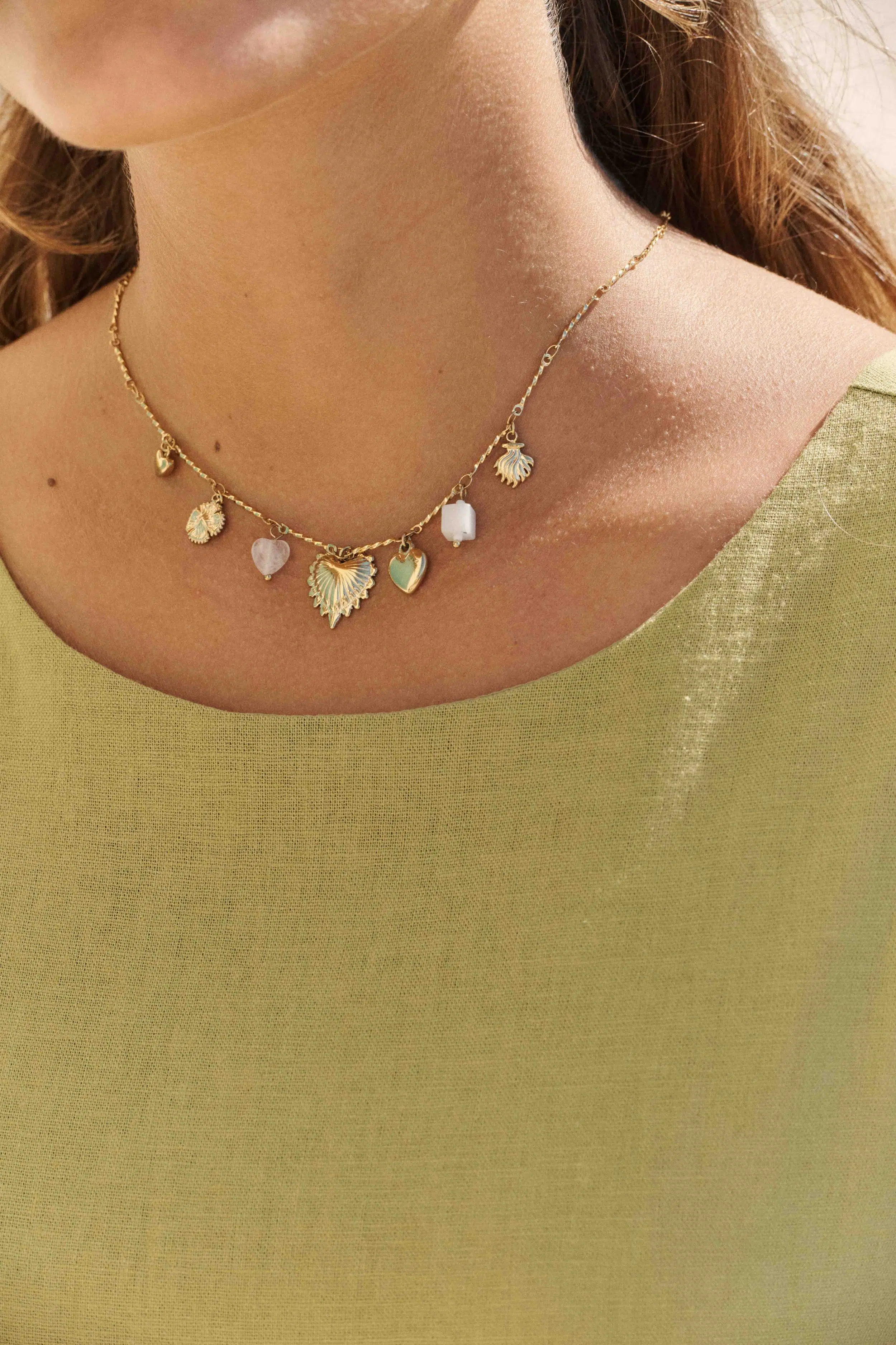 collier-coeur-amour-dore-sahoma-00002 Collier femme doré - charms coeurs - chaîne fine