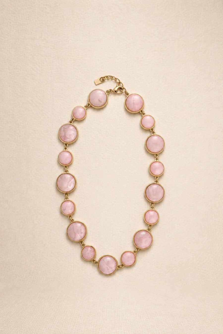 Collier réglable chaîne pastilles roses et dorées en acier inoxydable - délicat et féminin