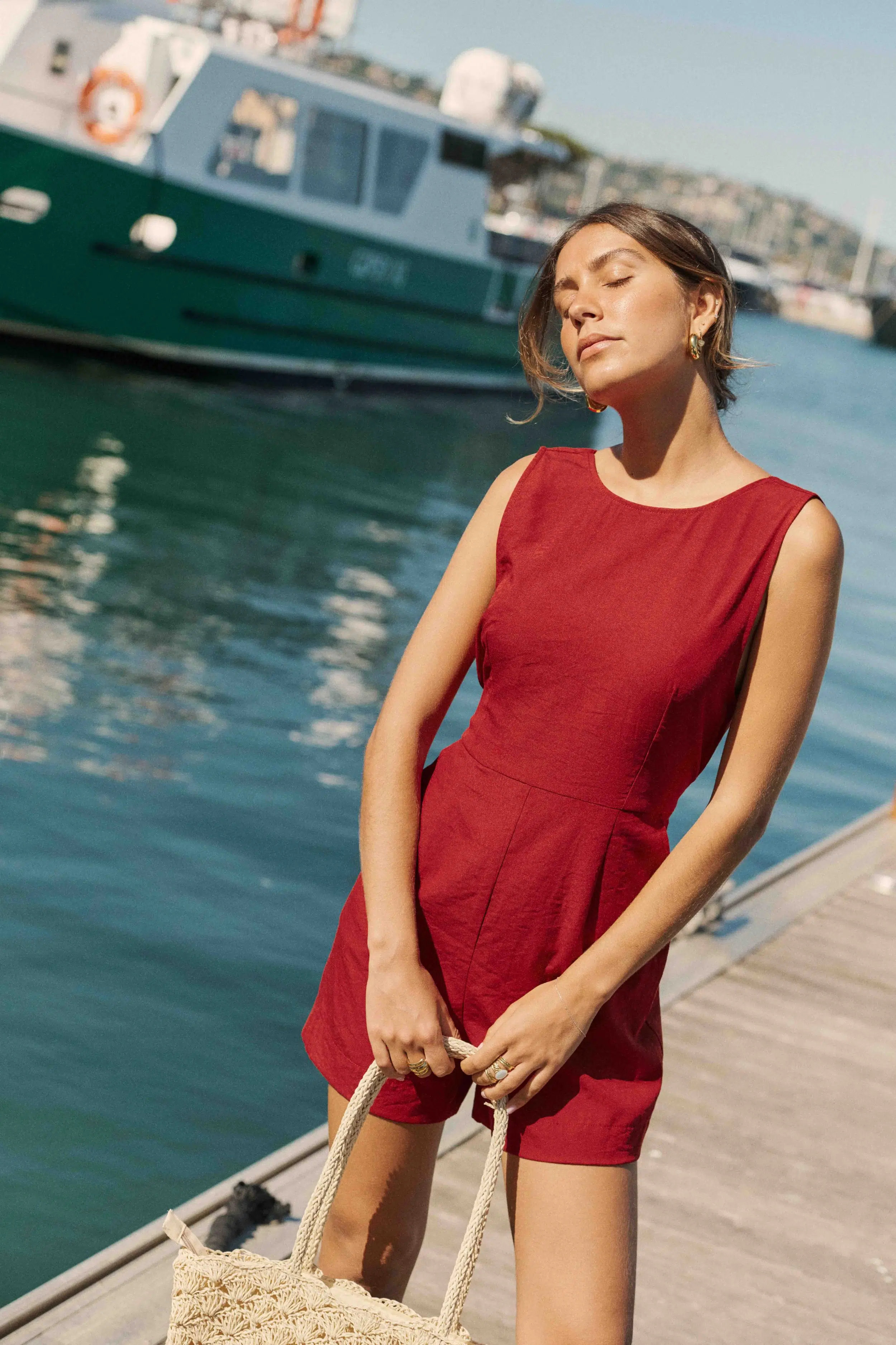 combishort-barbara-rouge-sahoma-00002 Combishort rouge sans manches - noeud au dos