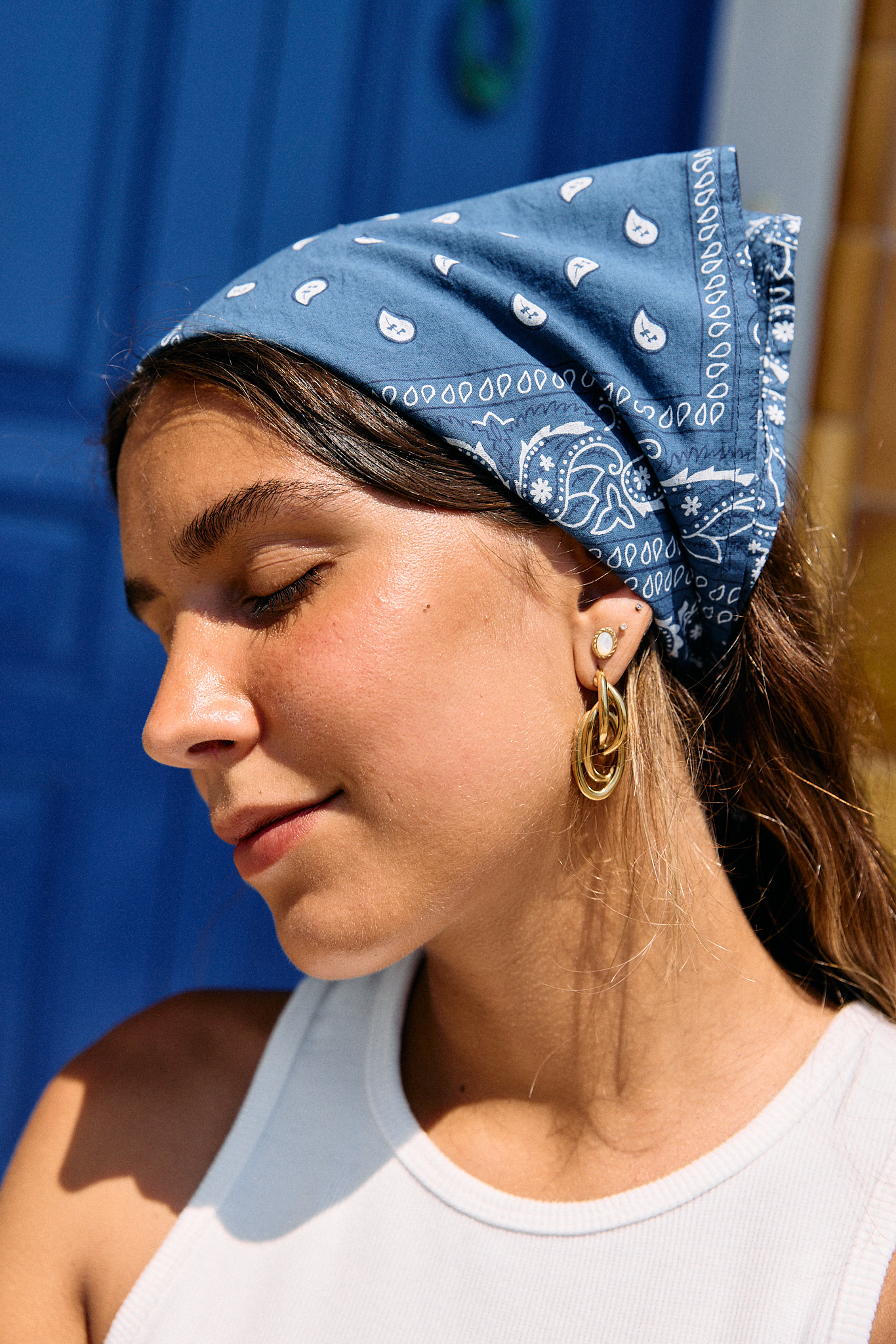 foulard-rita-bleu-sahoma-00001 Foulard femme bleu marine et blanc imprimé bandana fleuri