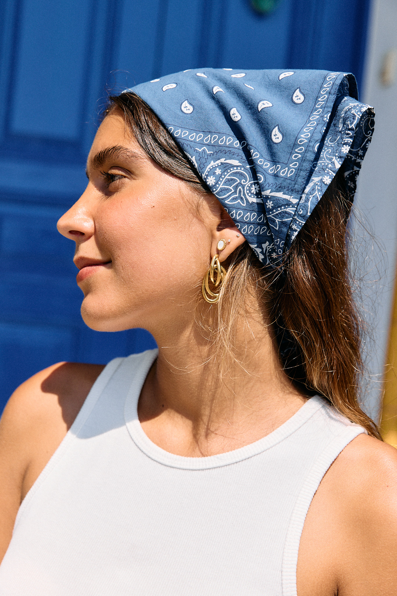 foulard-rita-bleu-sahoma-00003 Foulard femme bleu marine et blanc imprimé bandana fleuri