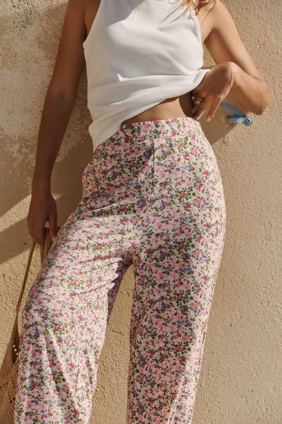 Pantalon femme fluide - imprimé fleuri rose