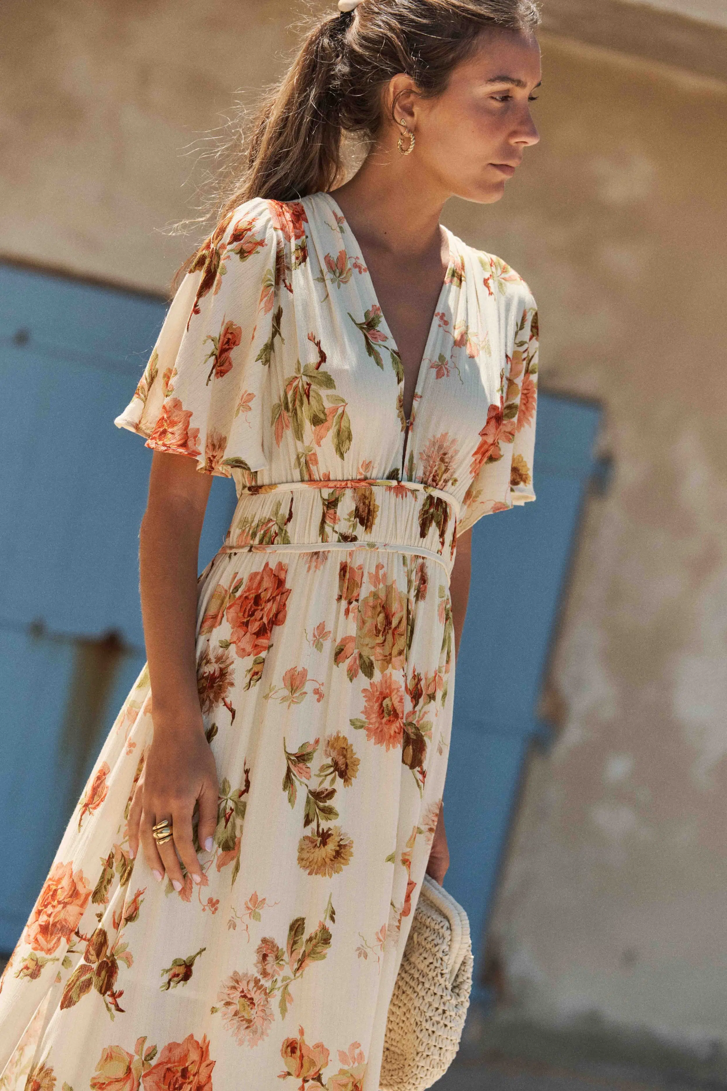 robe-carmine-fleurie-sahoma-00013 Robe femme longue fleurie blanc et orange - taille élastique - col V - manches courtes papillons