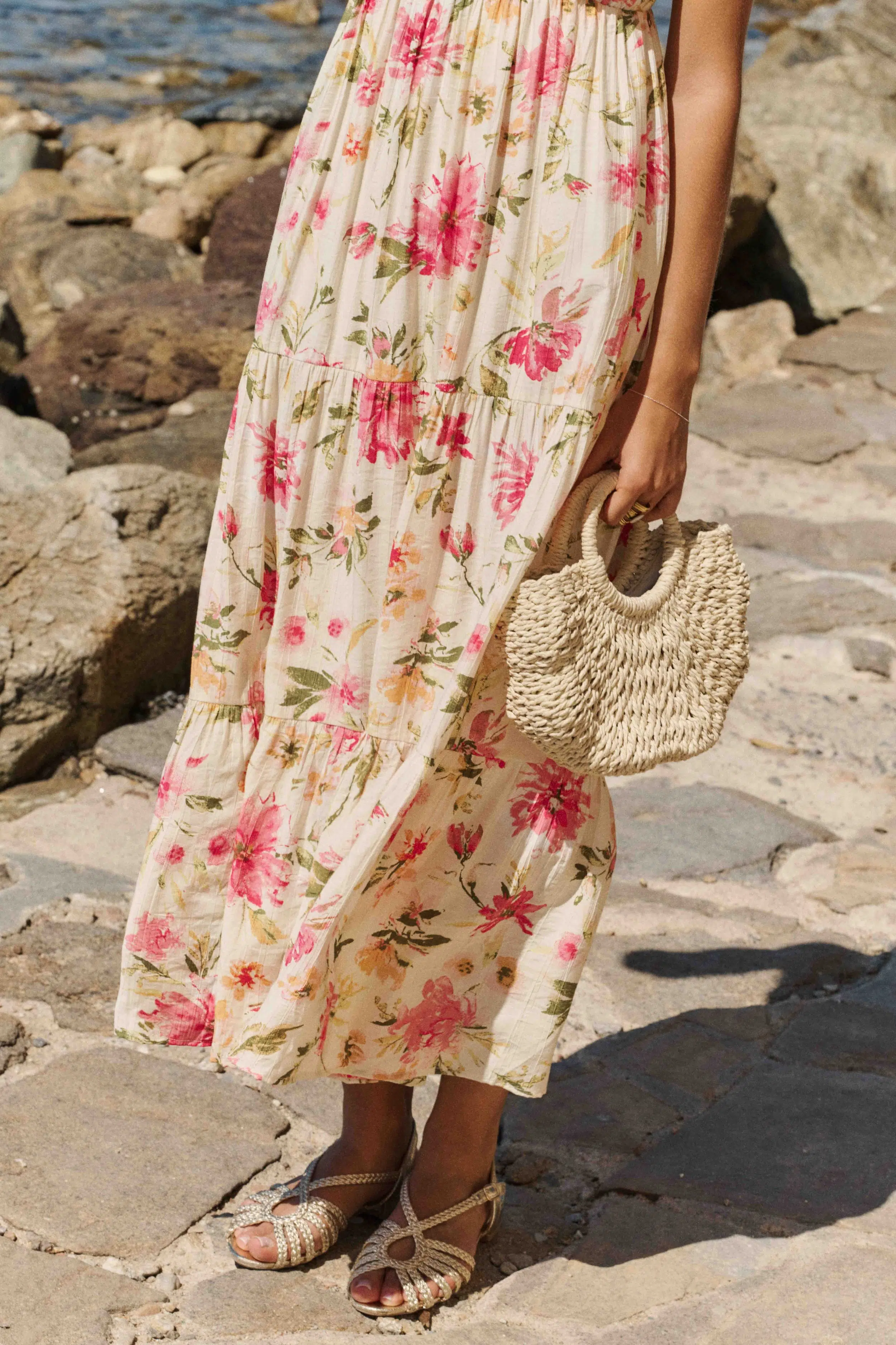robe-mayra-fleurie-sahoma-00003 Femme robe longue fleurie à nouer sur les épaules - dos nu