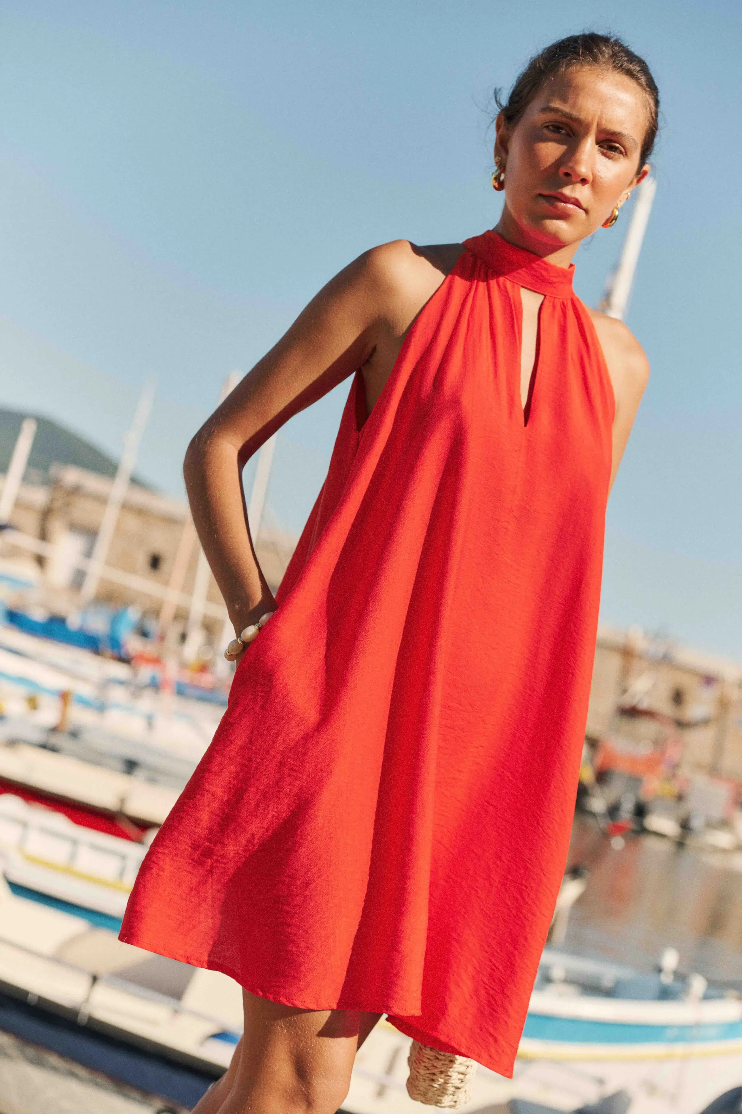 robe-salina-corail-sahoma-00008 Robe courte ample rouge corail - col américain - sans manches