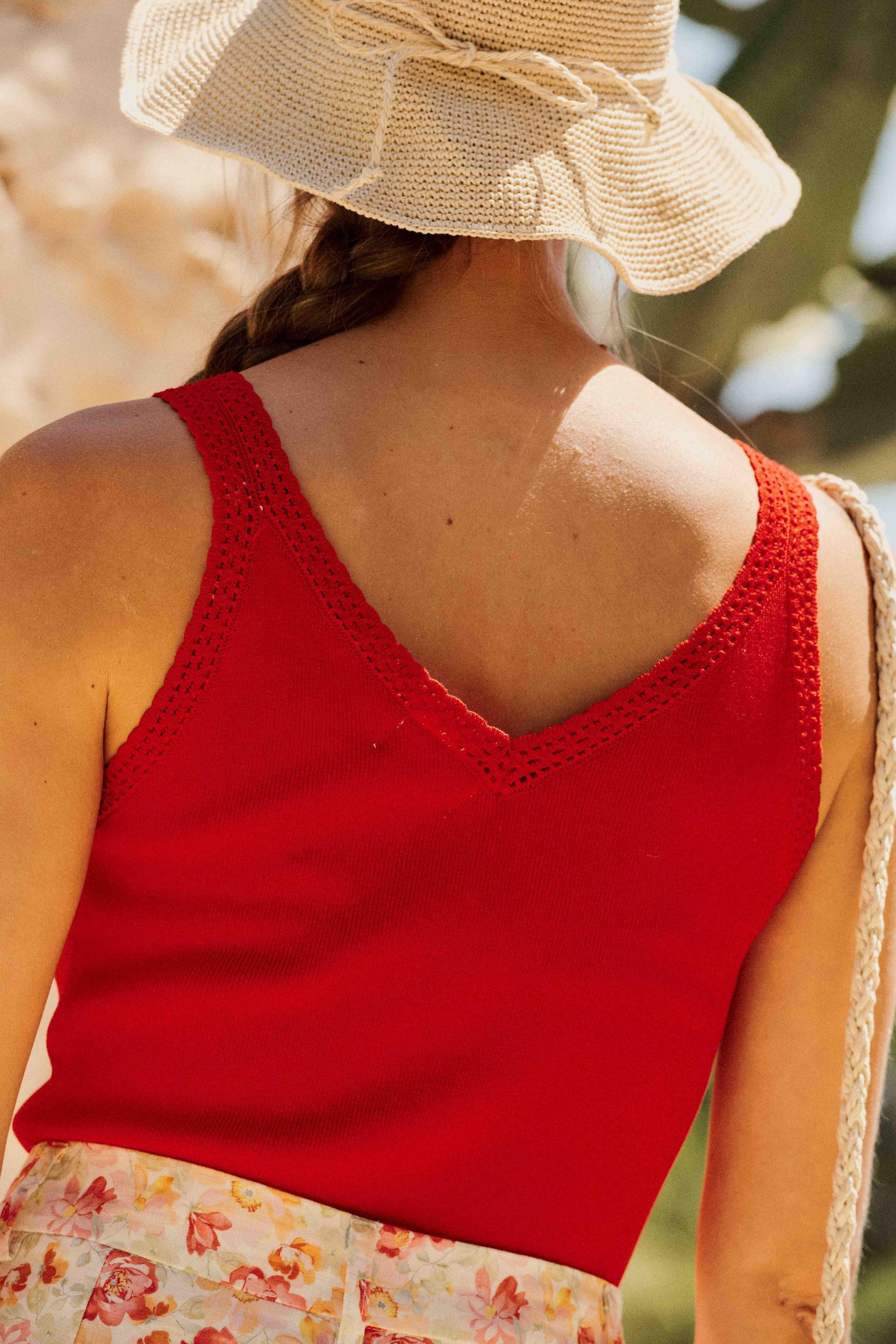 top-callie-rouge-sahoma-00006 Top/ débardeur Callie rouge Sahoma en maille col V